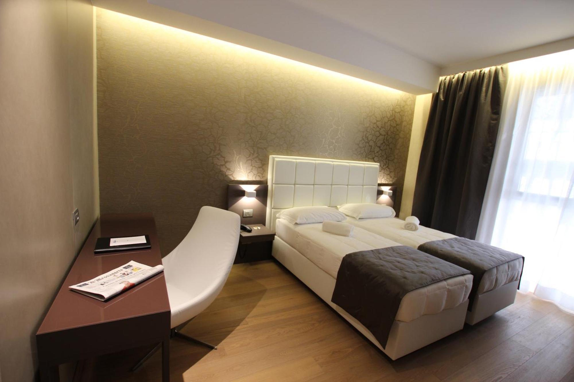 Mokinba Hotels Baviera Milano Phòng bức ảnh