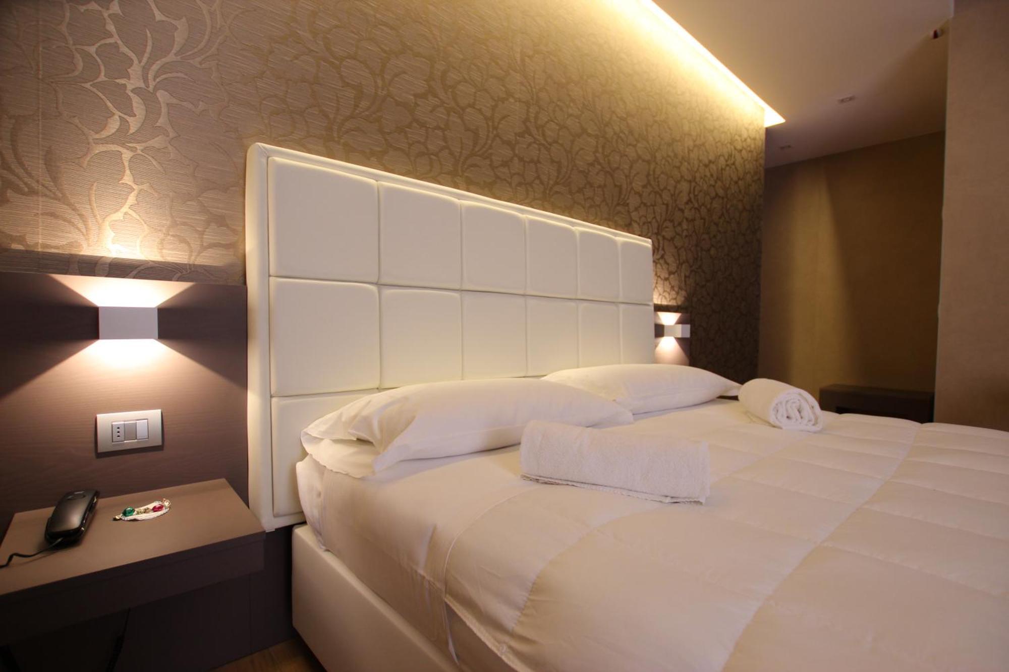Mokinba Hotels Baviera Milano Phòng bức ảnh
