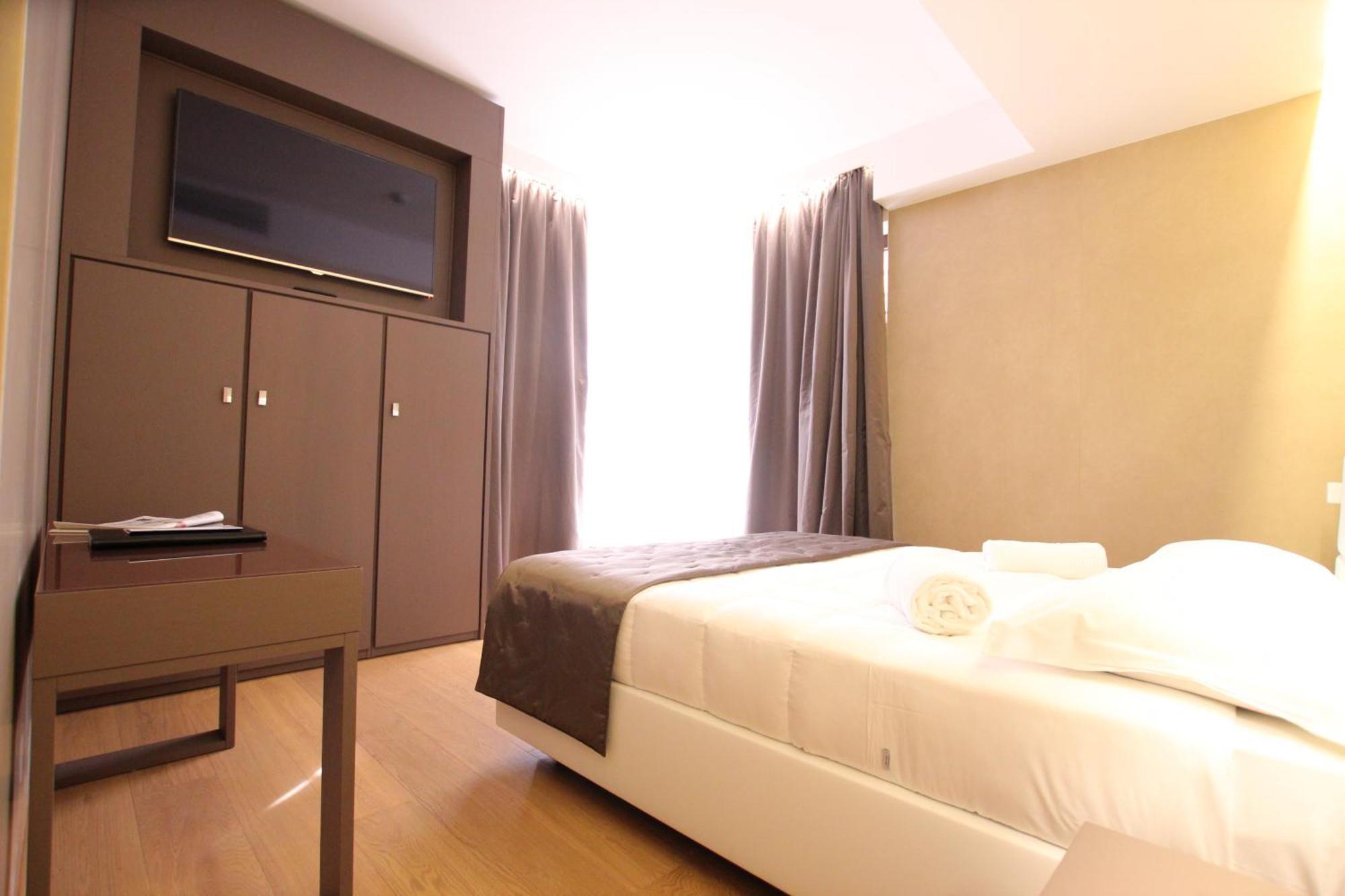 Mokinba Hotels Baviera Milano Phòng bức ảnh